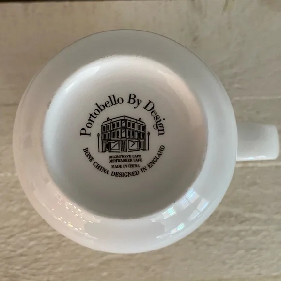 Fit for a Queen “Bee Happy” 16 oz Coffee Latte Tea Cup Mug Portobello by Design - Picture 3 of 4